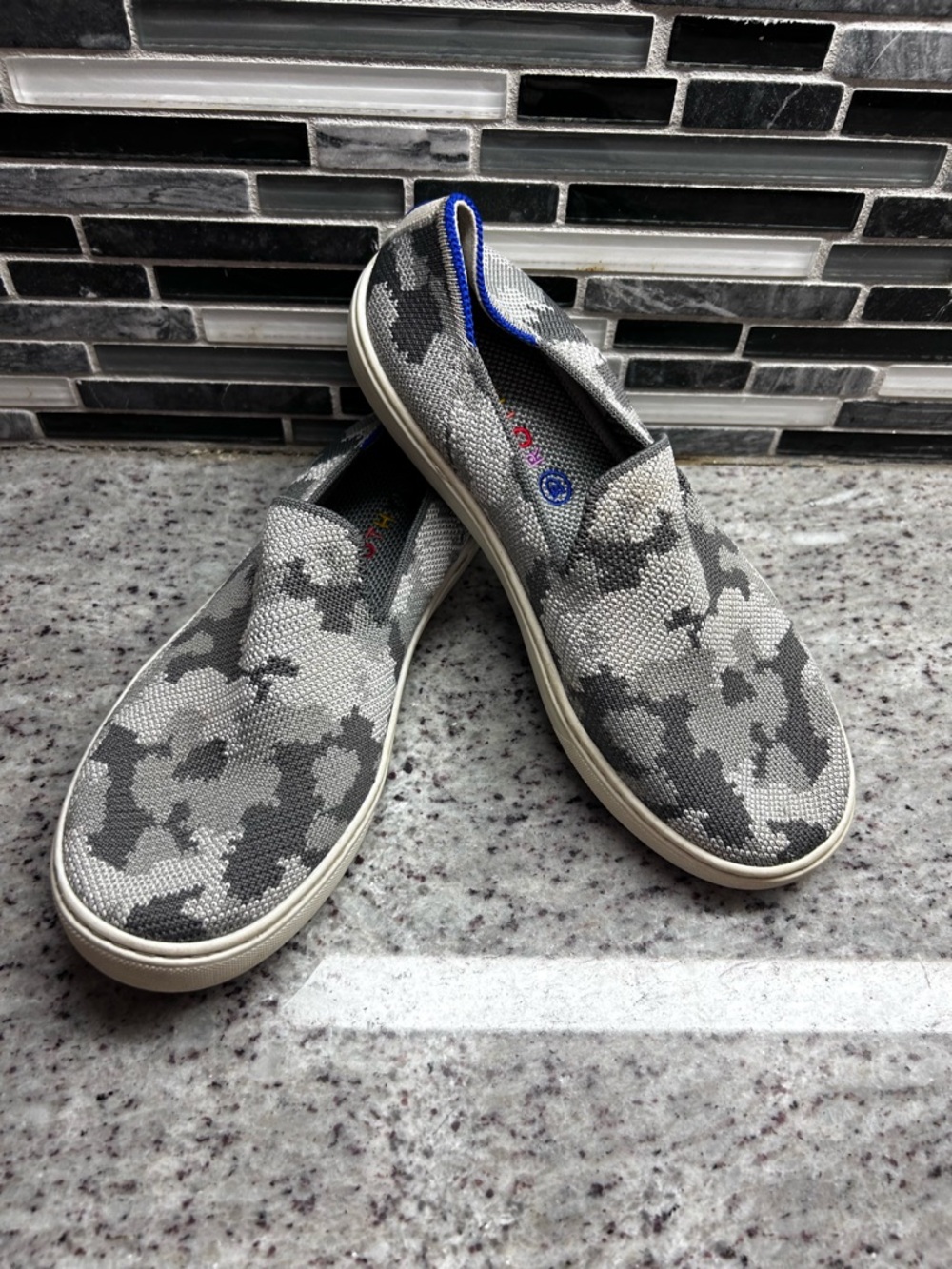 Rothy’s kids Slip-On Canvas Sneakers in Gray Camo size 4
